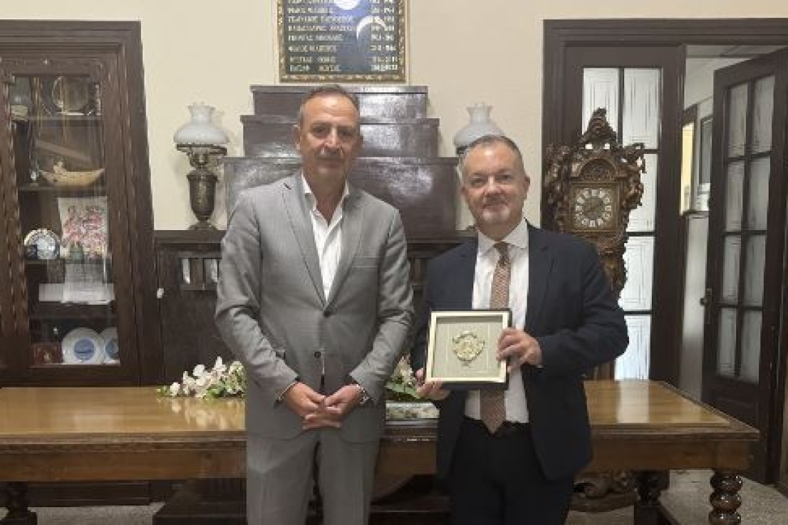 Συνάντηση δημάρχου Ιωαννίνων με τον Βρετανό Πρέσβη στην Ελλάδα